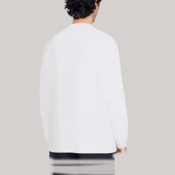 White loose-fitting men's long-sleeved undershirt